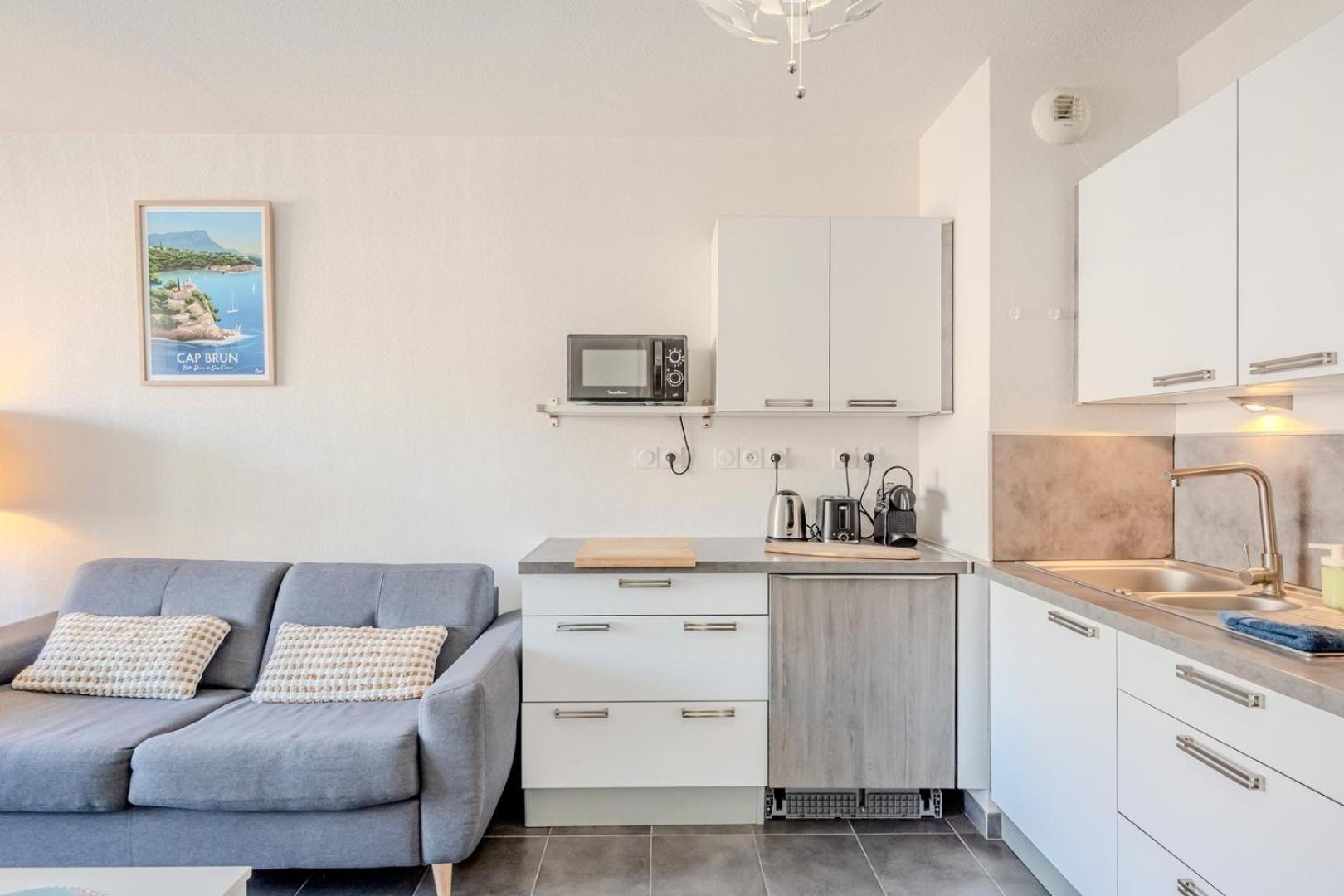 Le Neroli T2 Dernier Etage Avec Terrasse Et Garage *